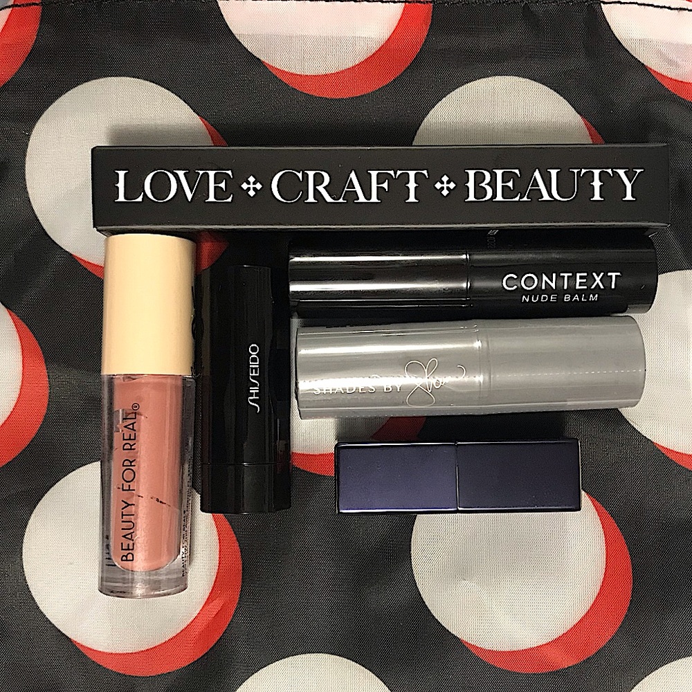 🌟6 piece lipstick bundle🌟